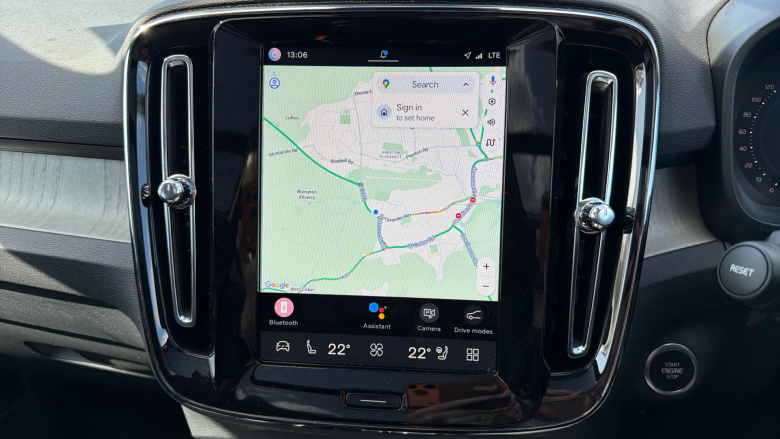 Volvo XC40 2.0 B4P Ultra Dark 5dr Auto Petrol Estate